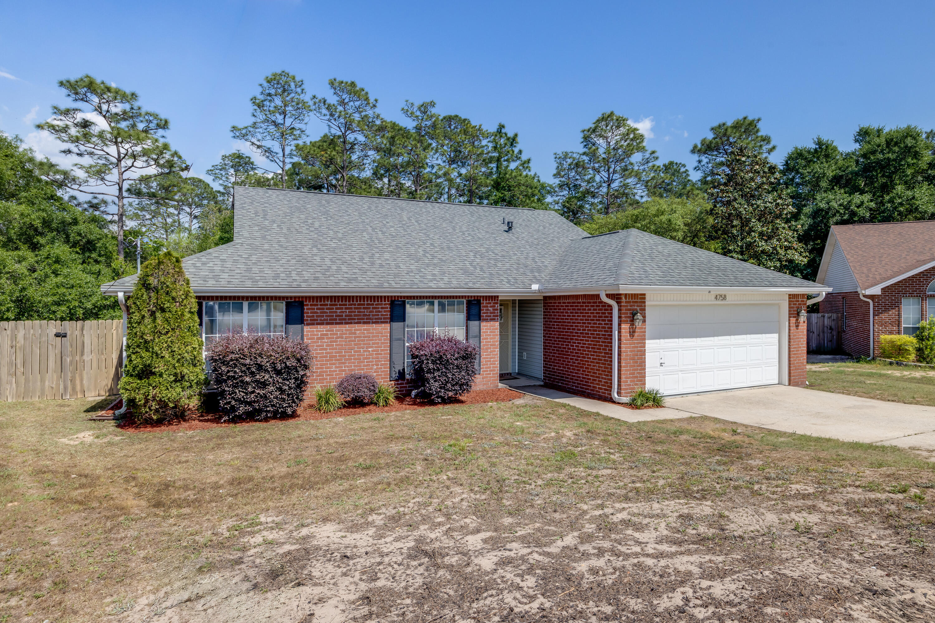 SUGAR CREEK S/D LOT 10 BLK C - Residential