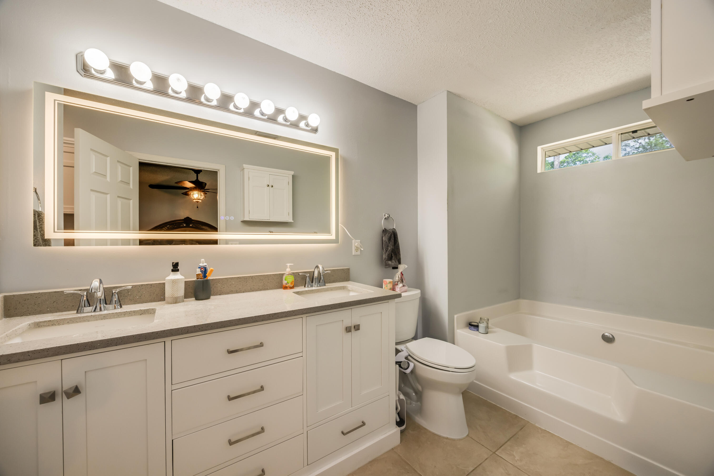 SUGAR CREEK S/D LOT 10 BLK C - Residential