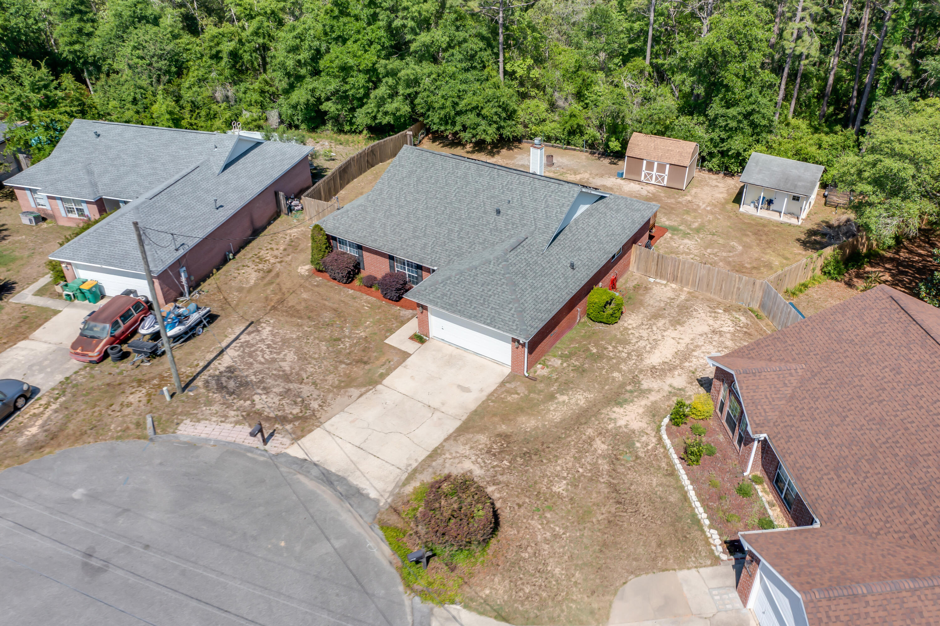 SUGAR CREEK S/D LOT 10 BLK C - Residential