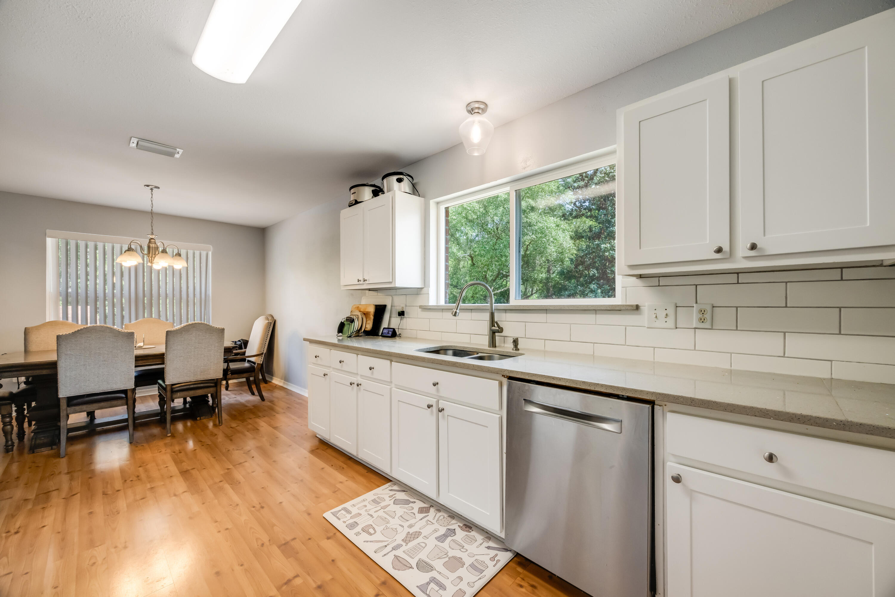 SUGAR CREEK S/D LOT 10 BLK C - Residential