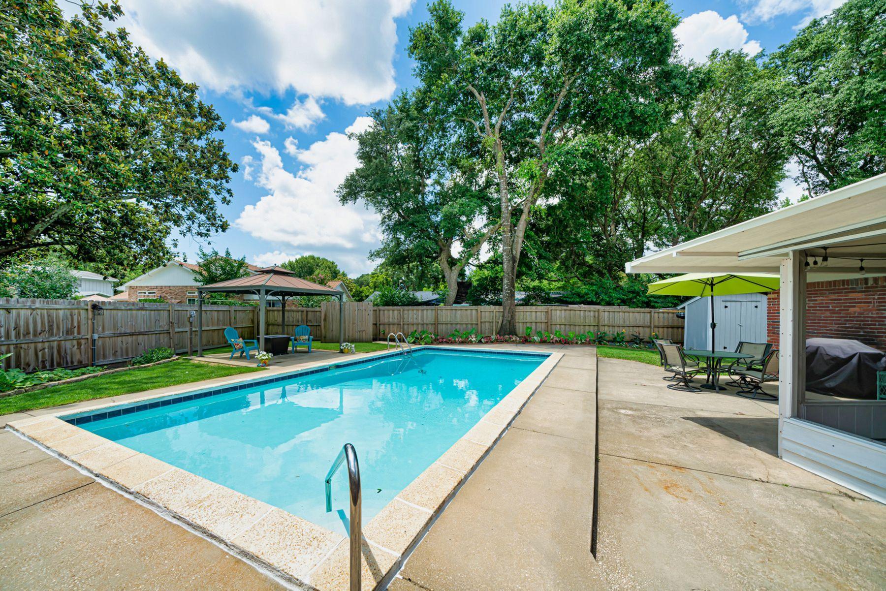 CHELSEA WOODS - Residential