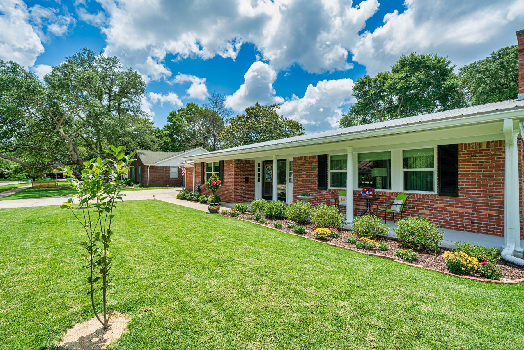 CHELSEA WOODS - Residential