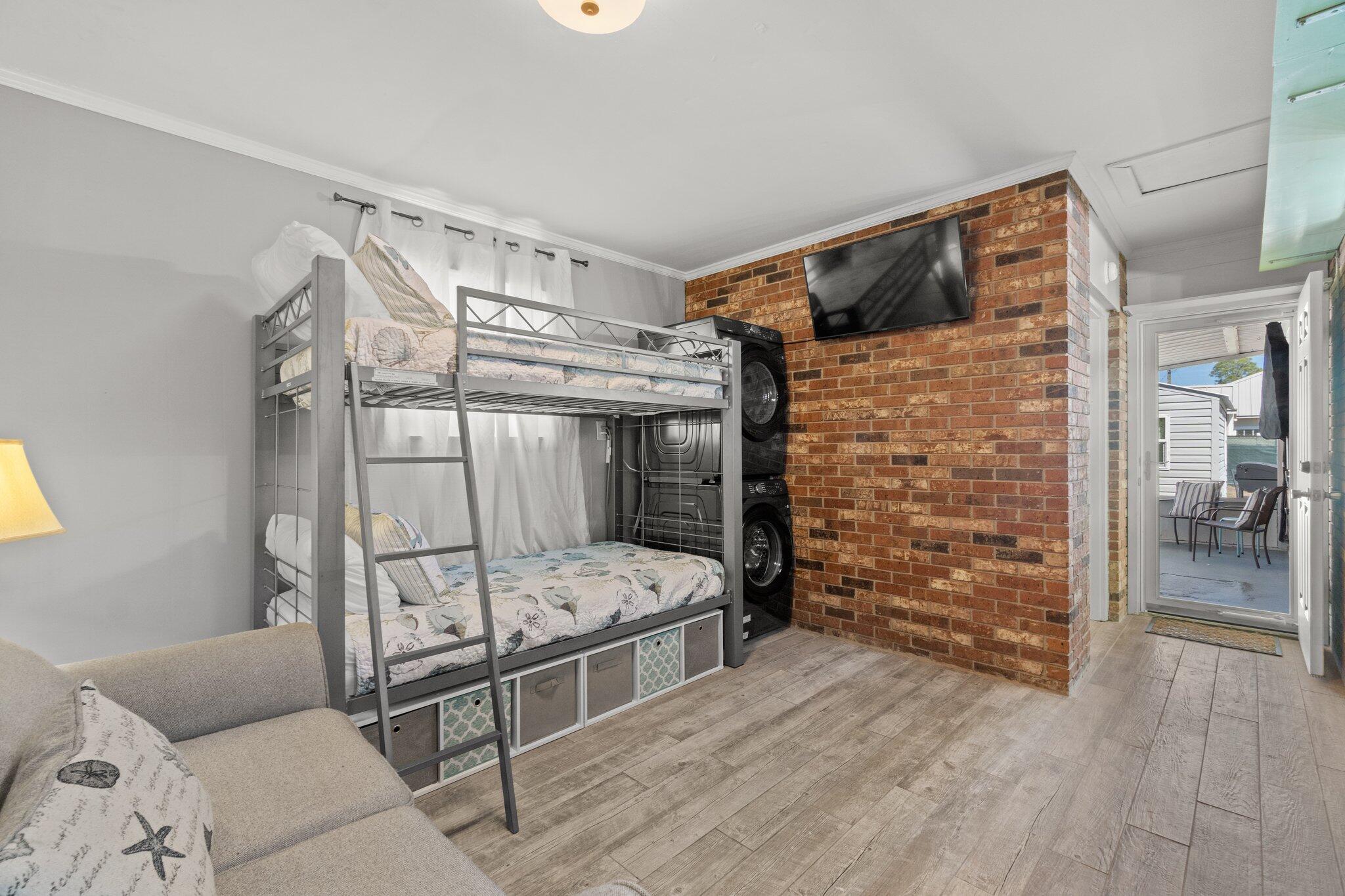 HOLIDAY BEACH - Residential