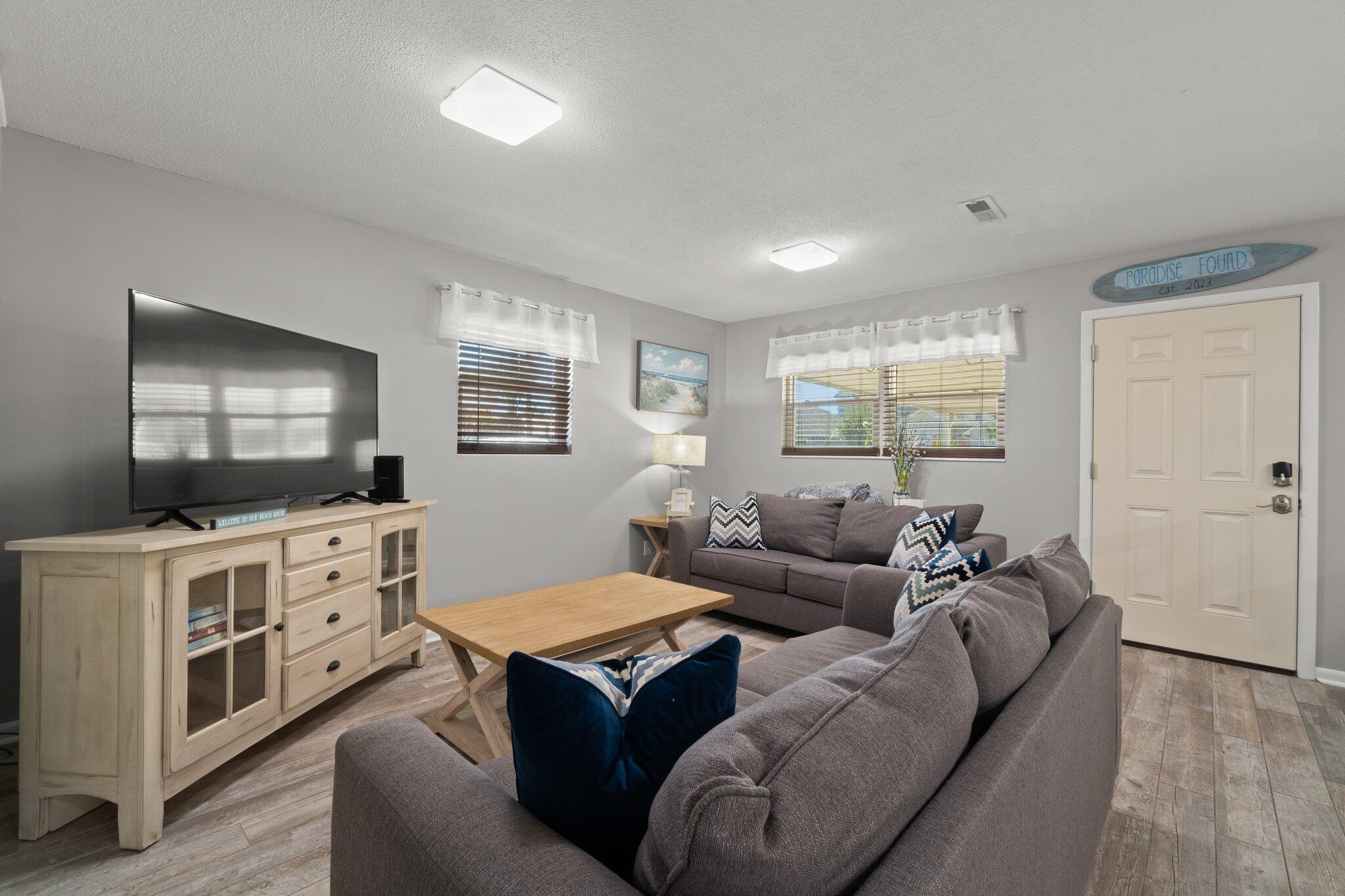 HOLIDAY BEACH - Residential