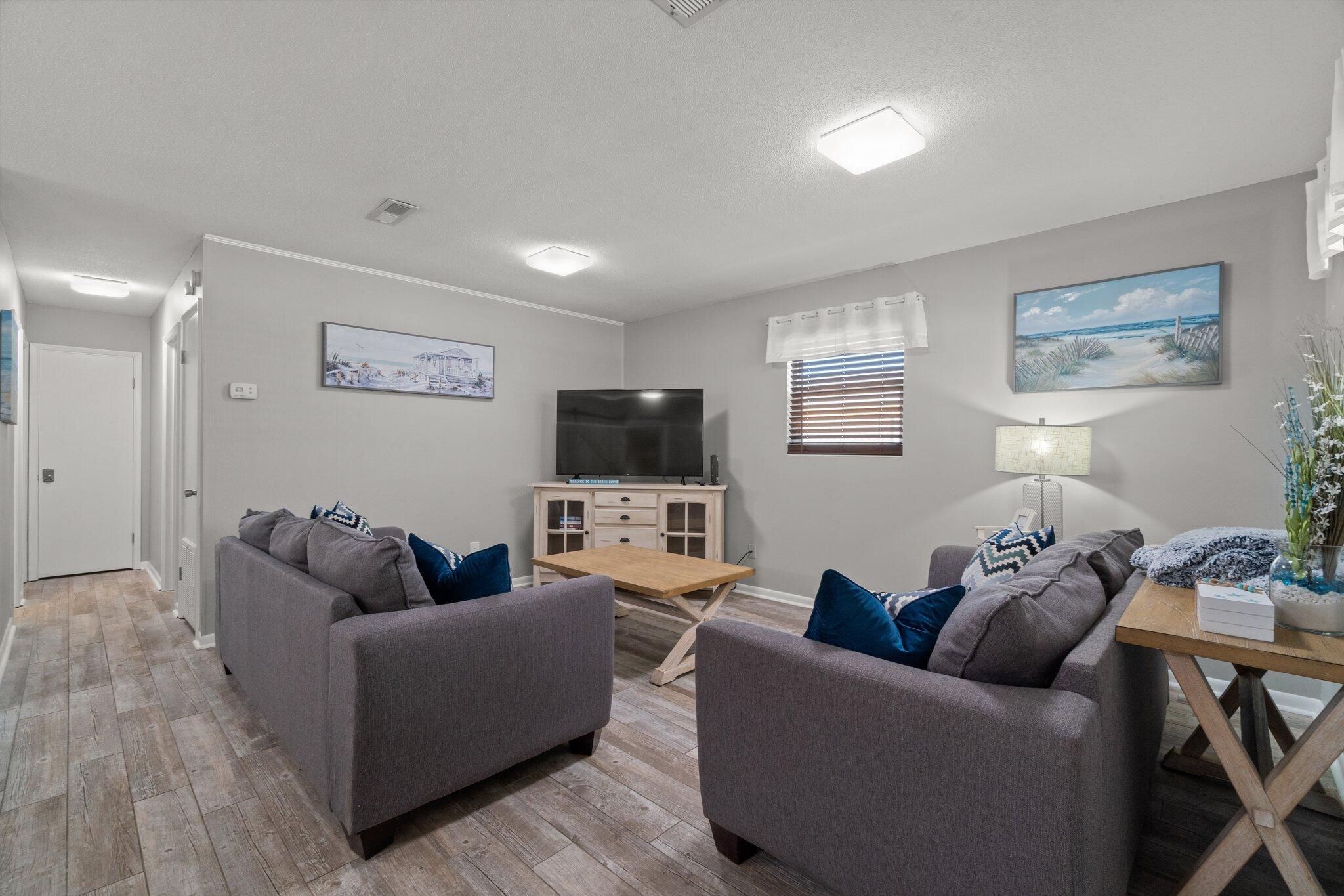 HOLIDAY BEACH - Residential