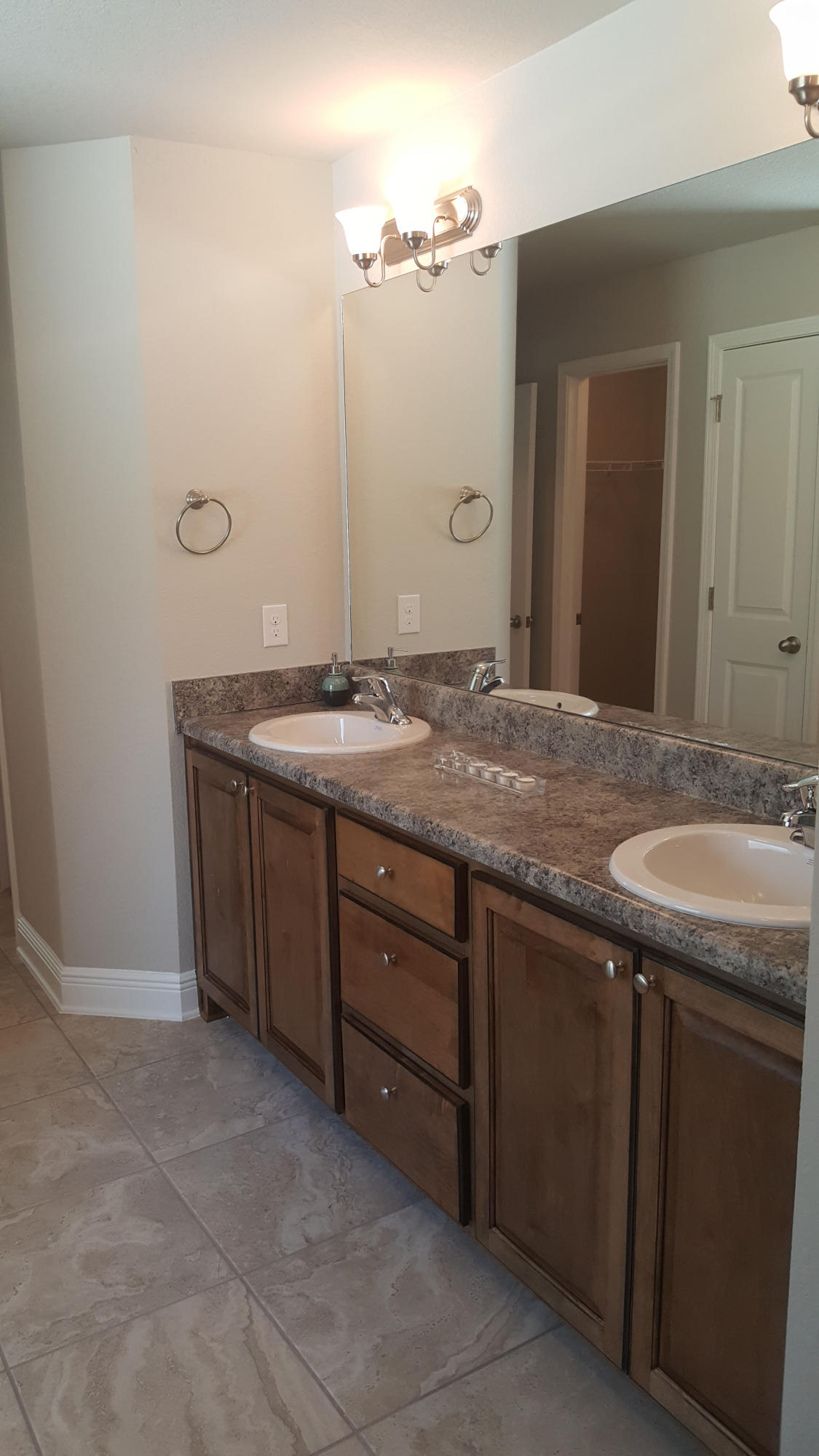 FOX VALLEY - Residential