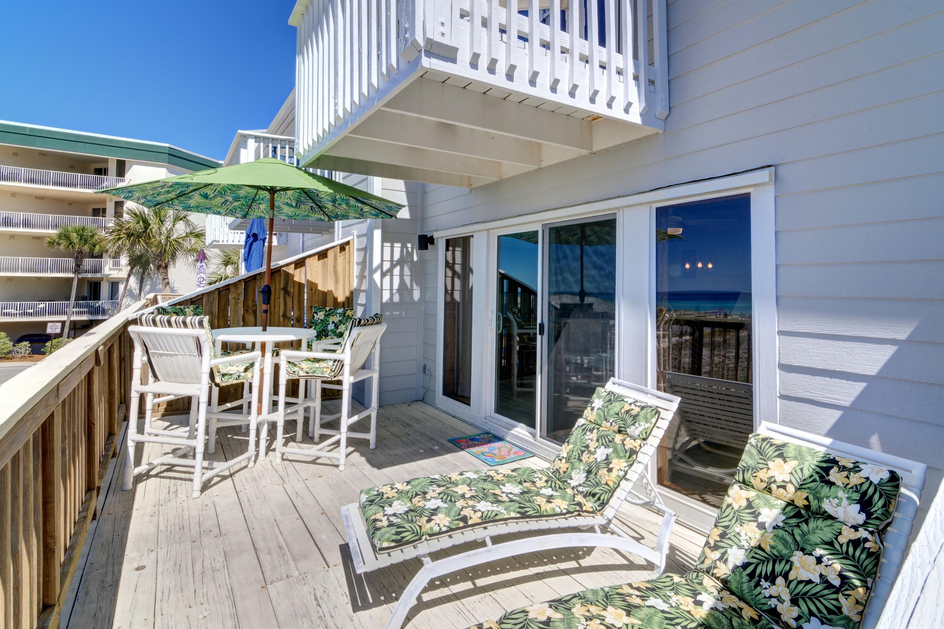 BEACHFRONT T/H - Residential