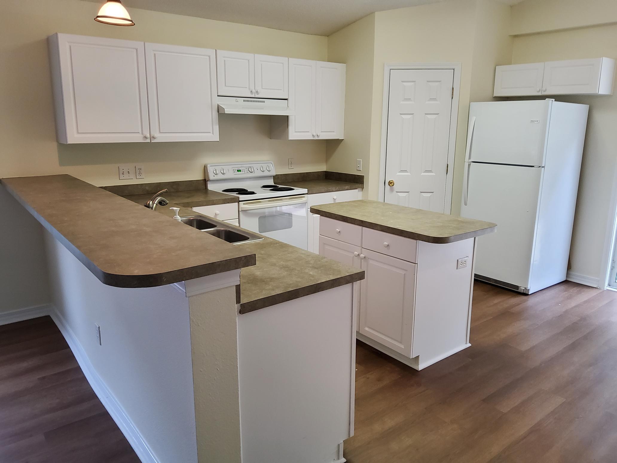 HIDDEN SHORES - Residential Lease