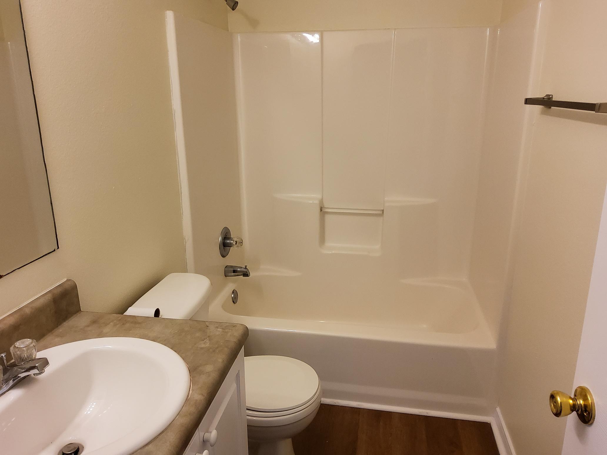 HIDDEN SHORES - Residential Lease
