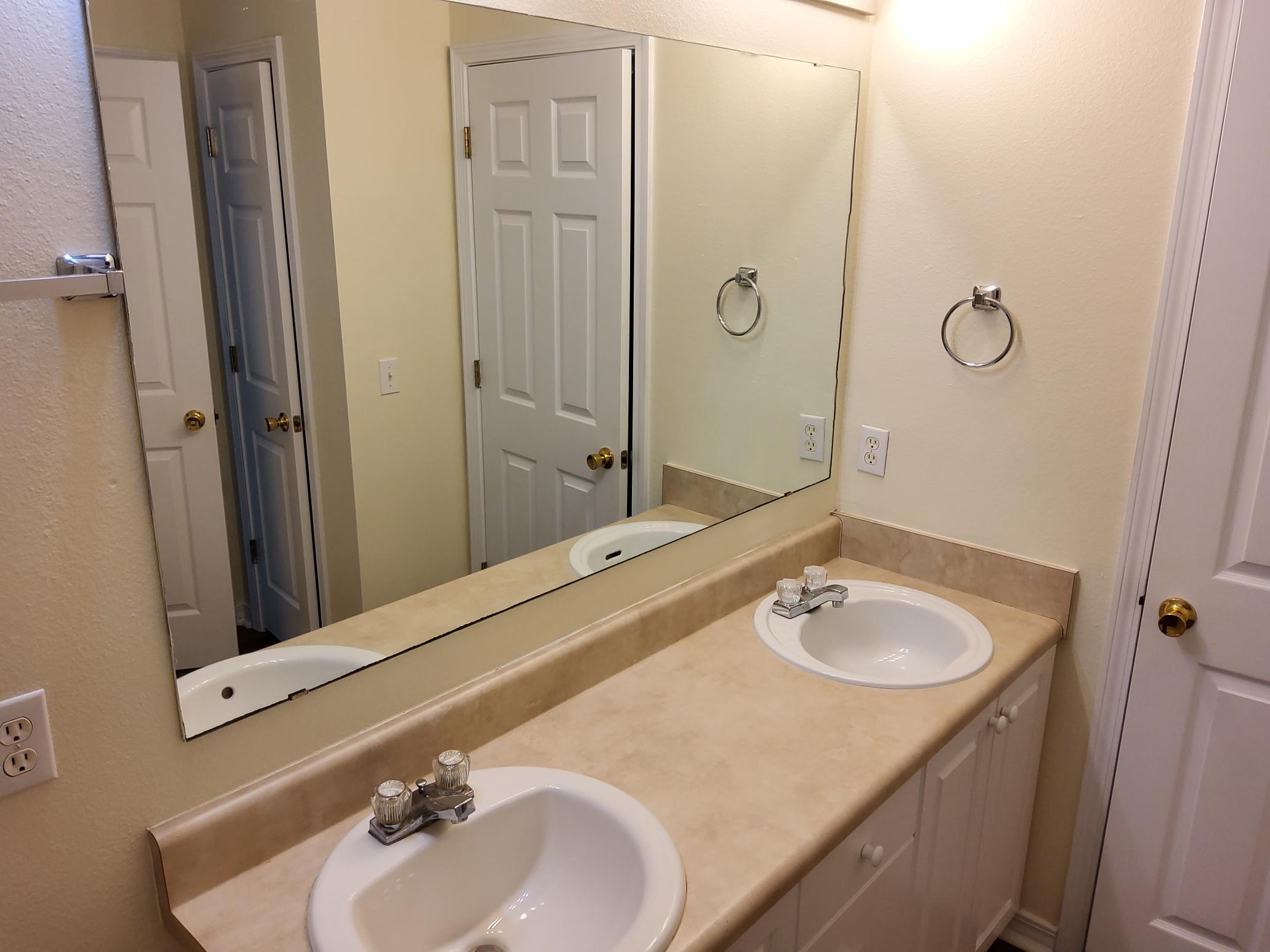 HIDDEN SHORES - Residential Lease