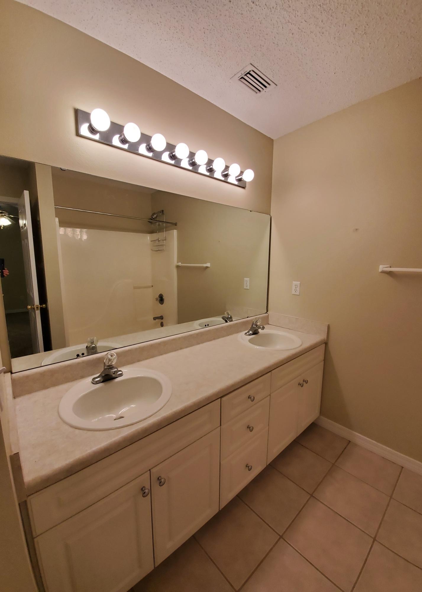 cotton tree t/h - Residential