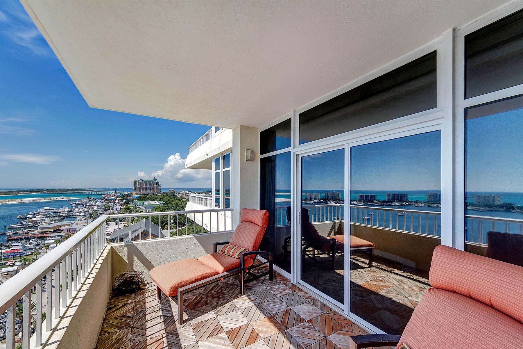 DESTIN YACHT CLUB - Residential