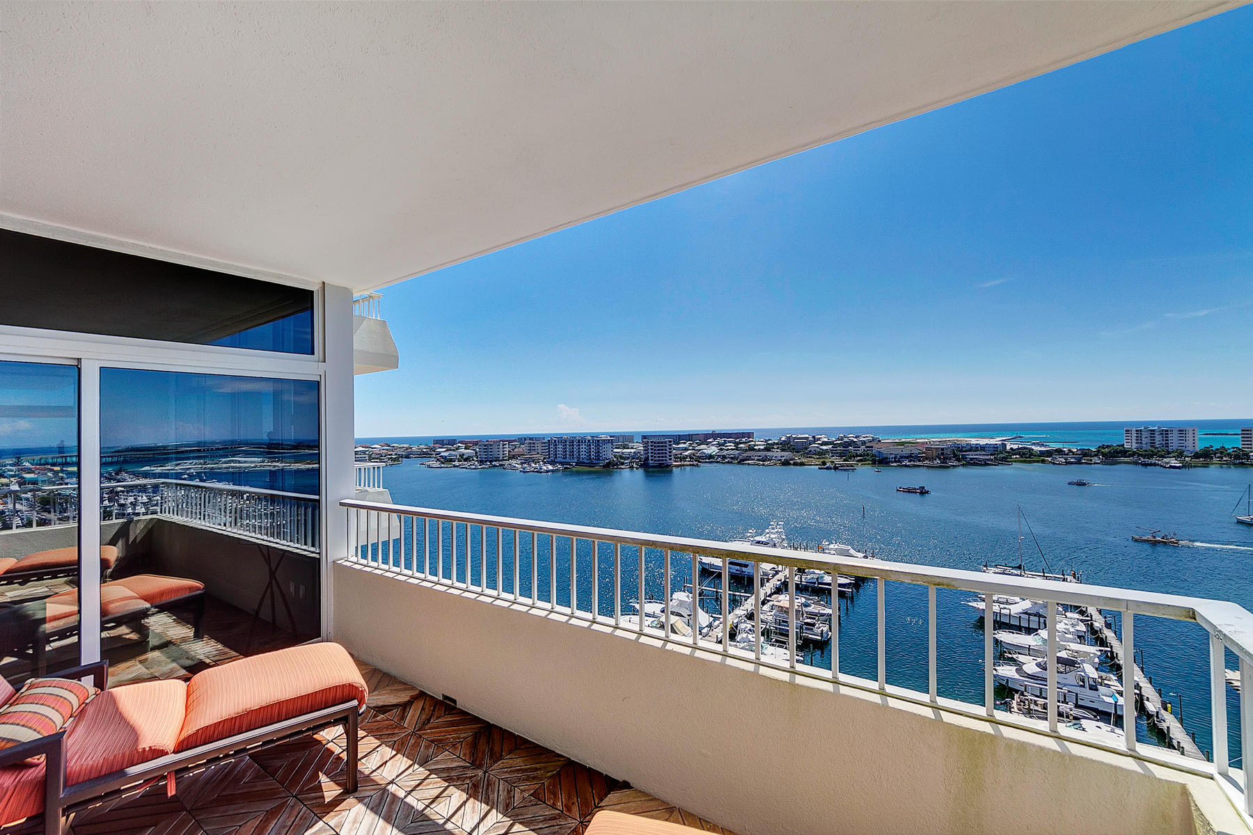 DESTIN YACHT CLUB - Residential