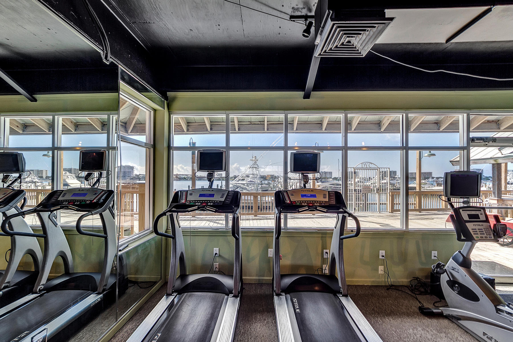 DESTIN YACHT CLUB - Residential
