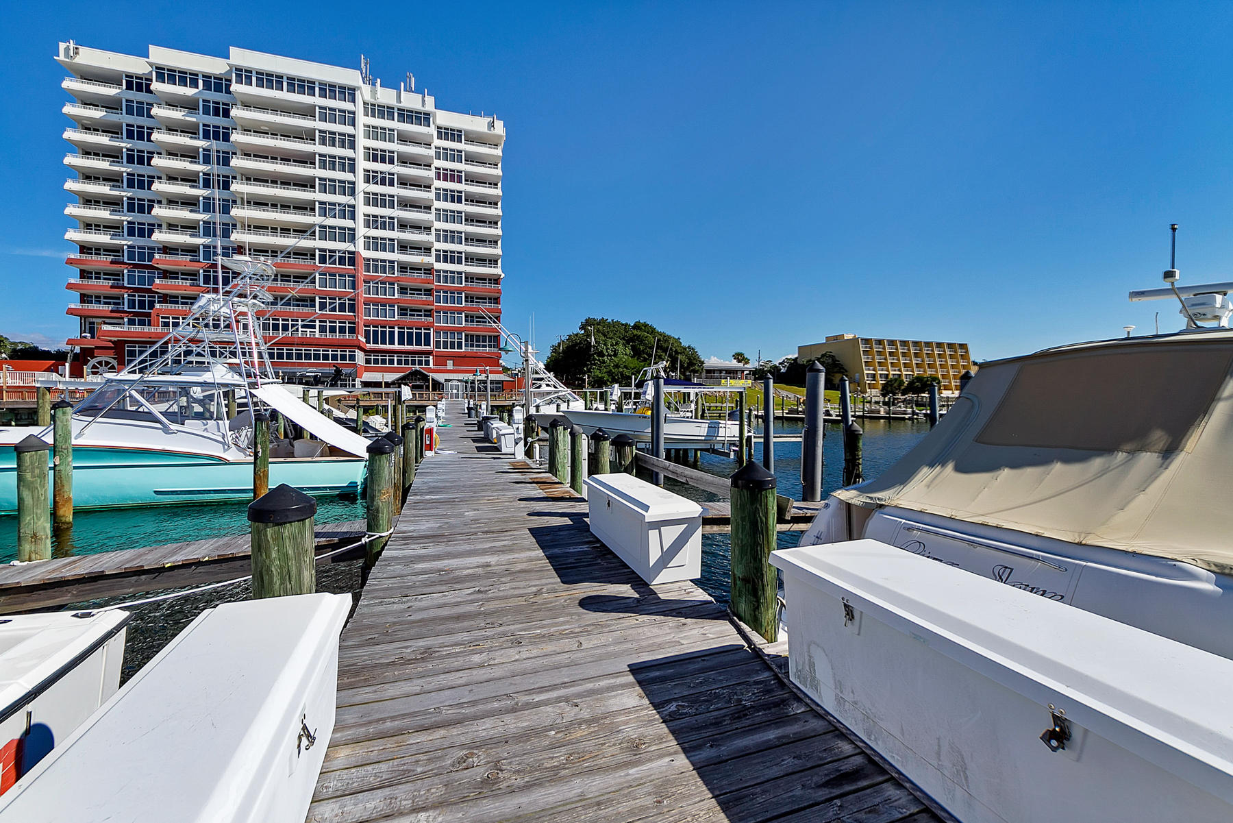 DESTIN YACHT CLUB - Residential