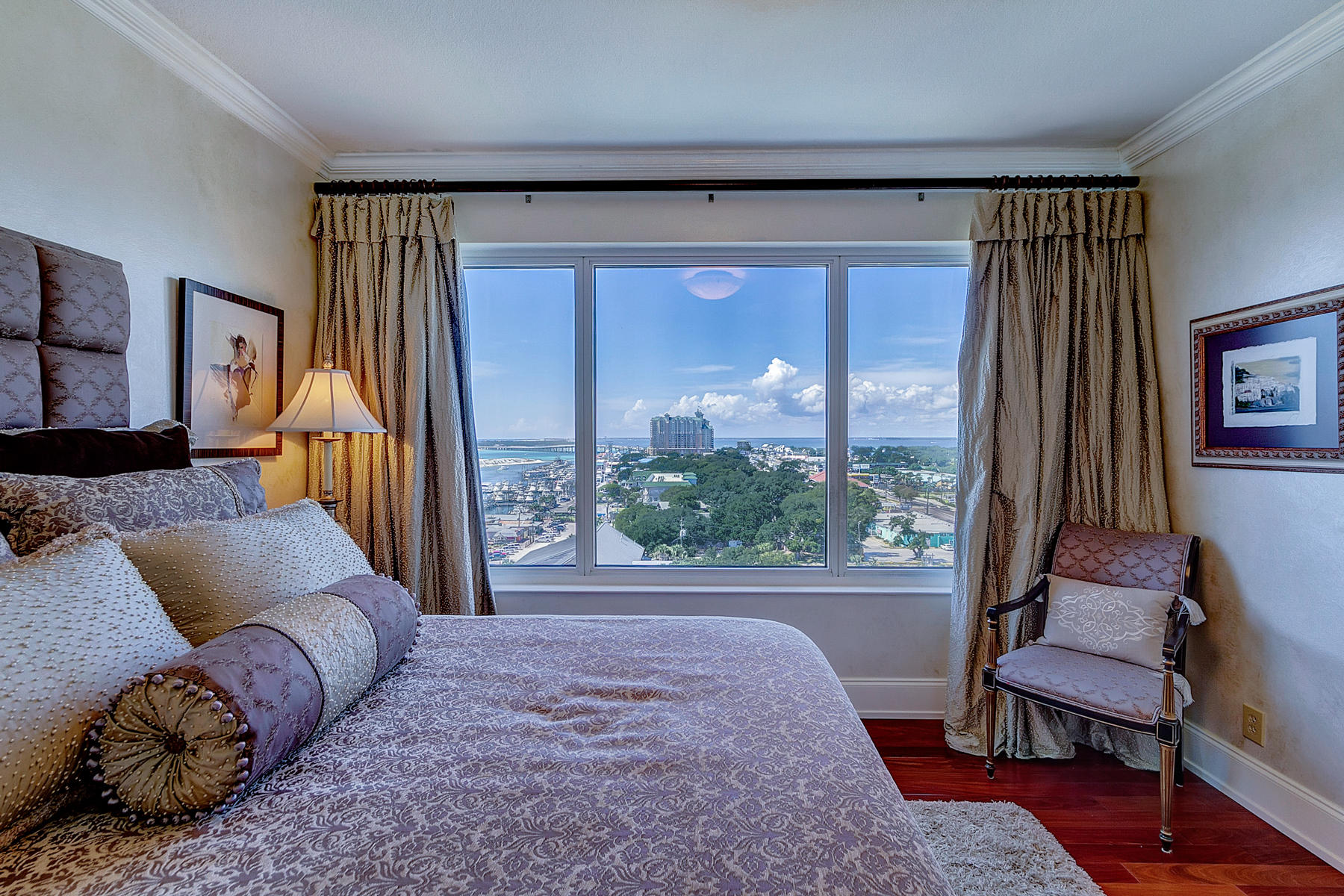 DESTIN YACHT CLUB - Residential