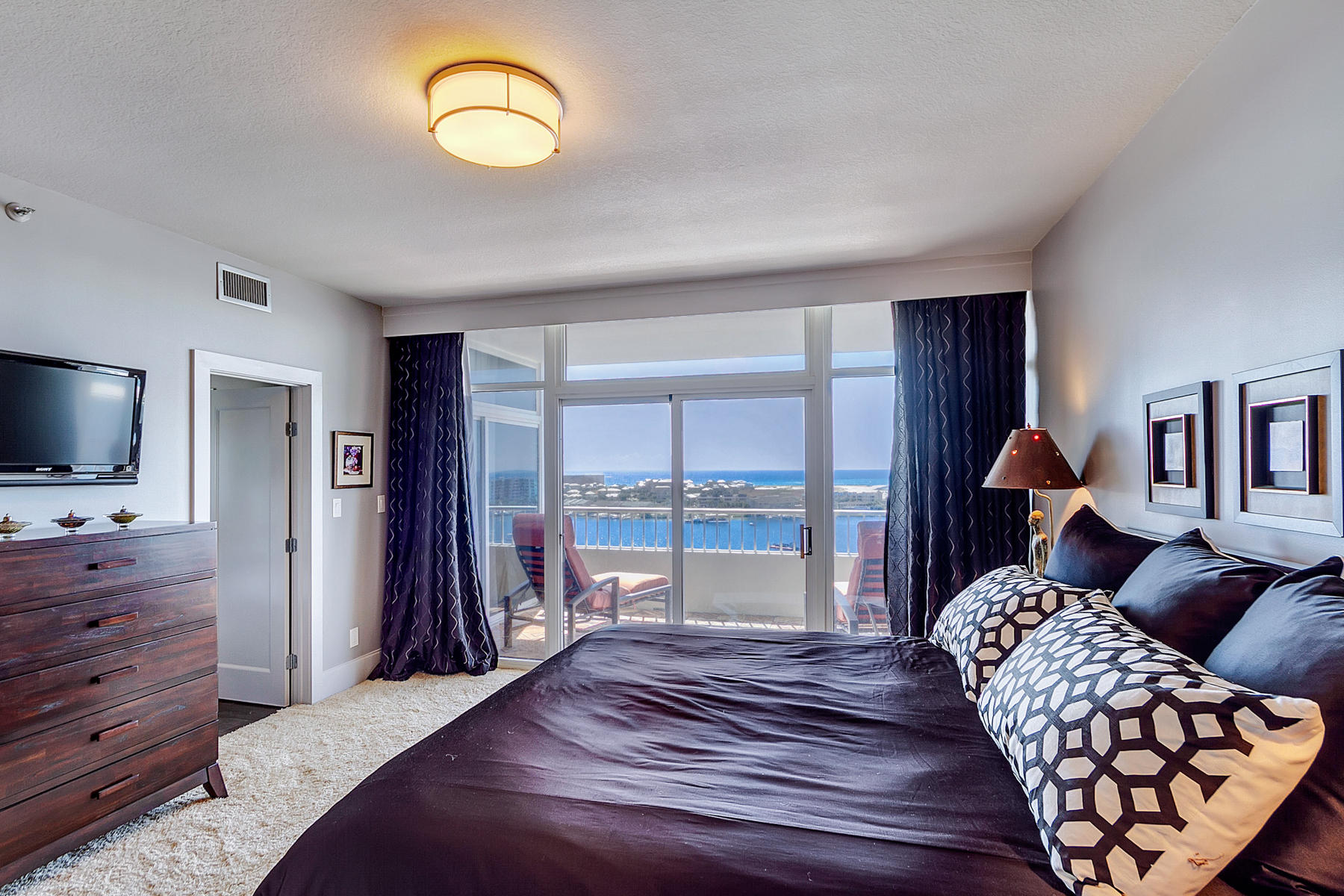 DESTIN YACHT CLUB - Residential