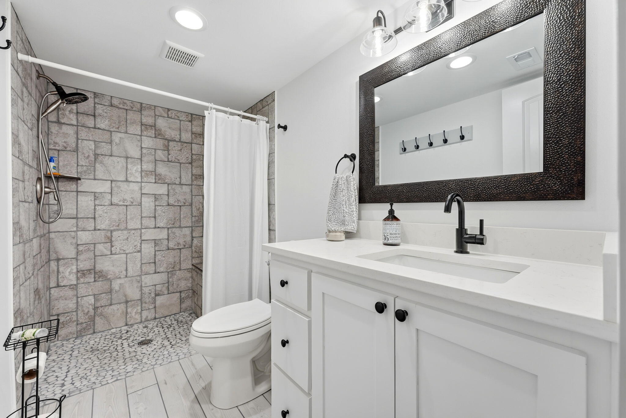 LANDMARK CONDO - Residential