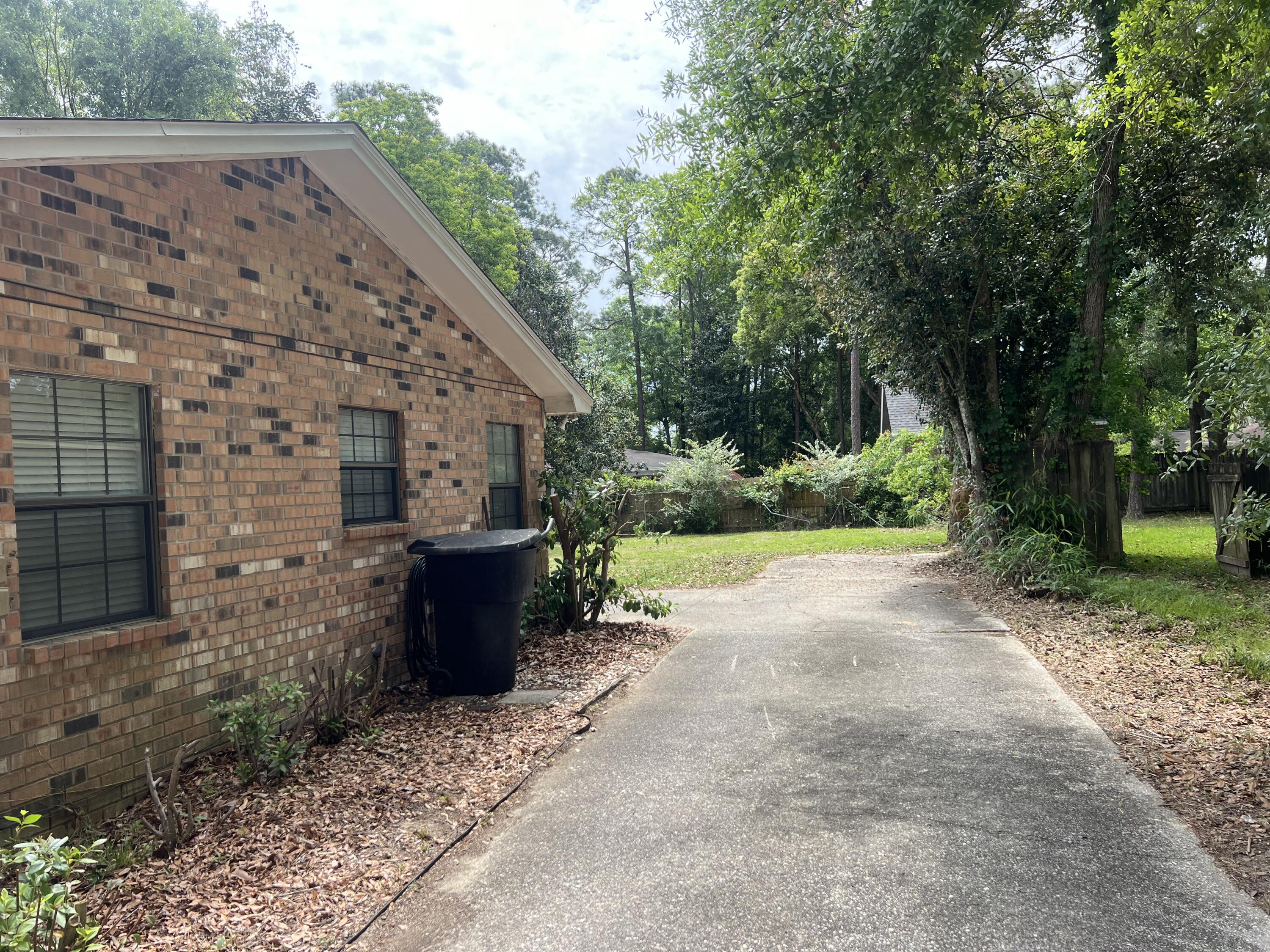 BROADVIEW FARMS - Residential