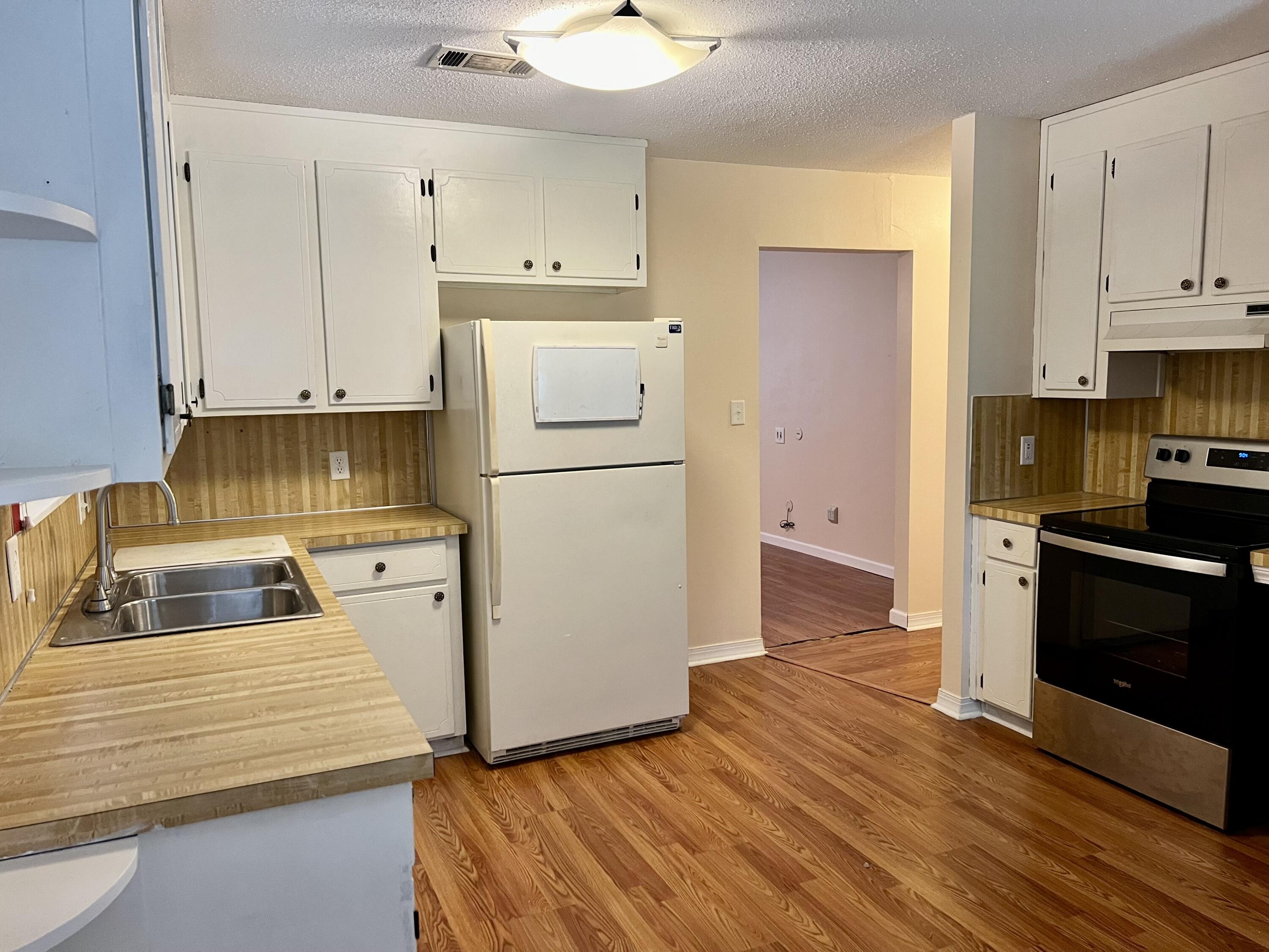 BROADVIEW FARMS - Residential