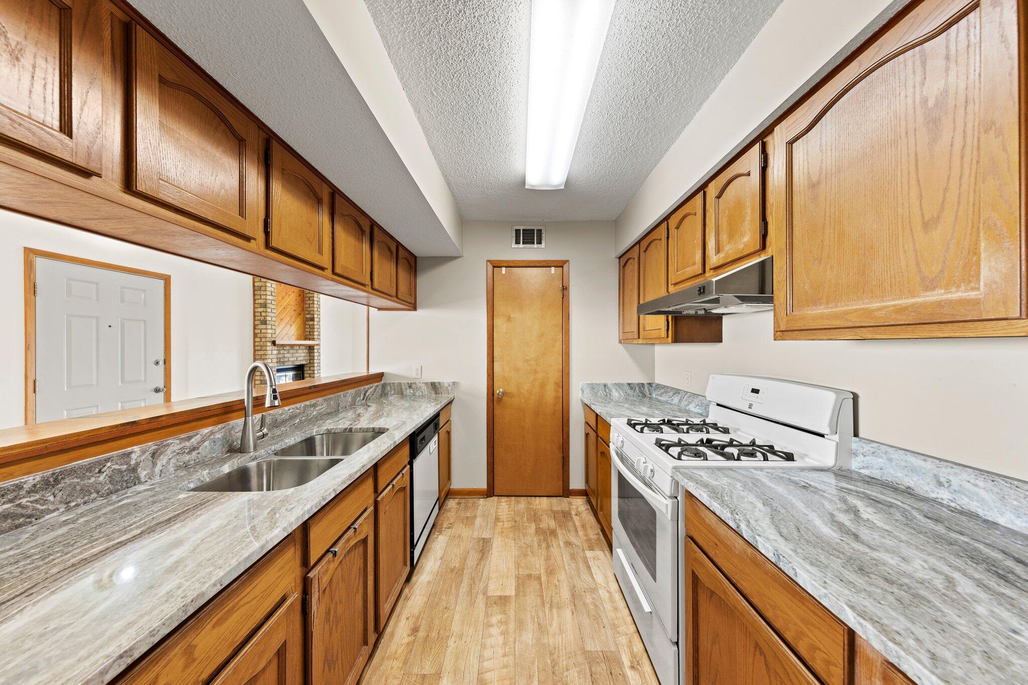 CEDAR RIDGE - Residential Lease