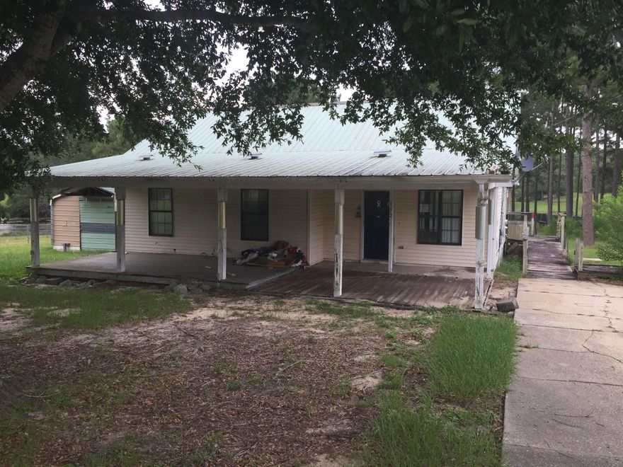 Cash ''as is'' sale. Waterfront lot. Needs work. Great investment property.