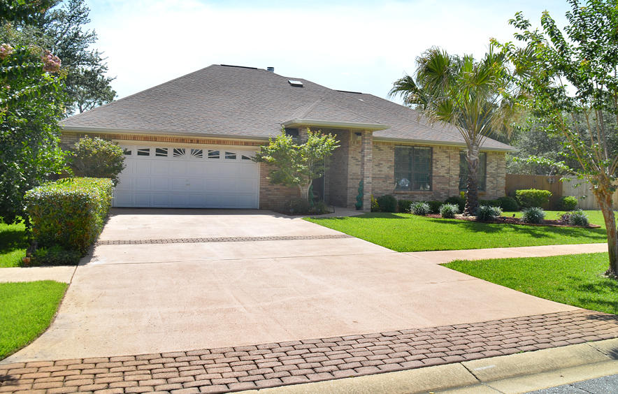 PRITCHARD POINT - Residential