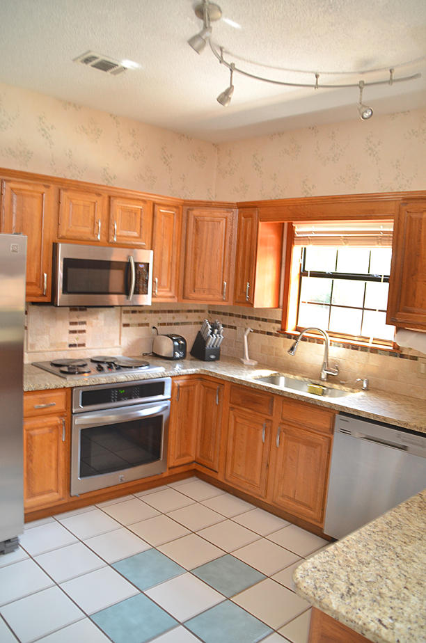 PRITCHARD POINT - Residential