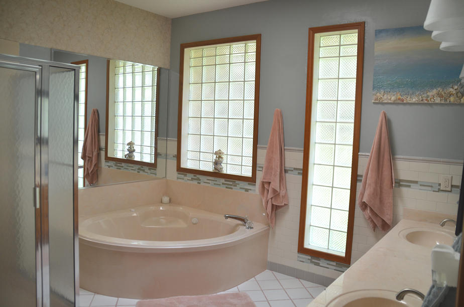 PRITCHARD POINT - Residential