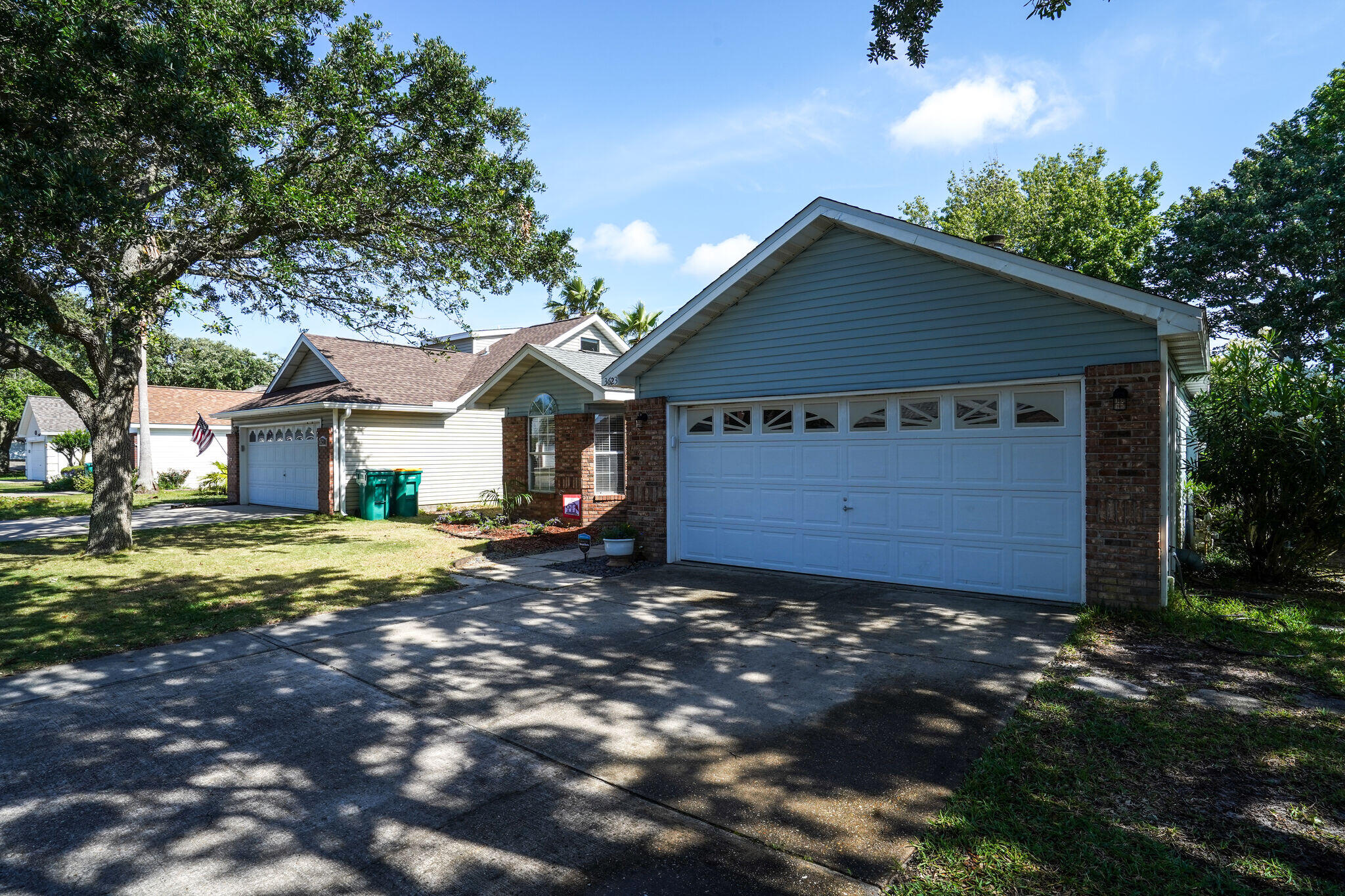 AZALEA GARDENS DESTIN - Residential