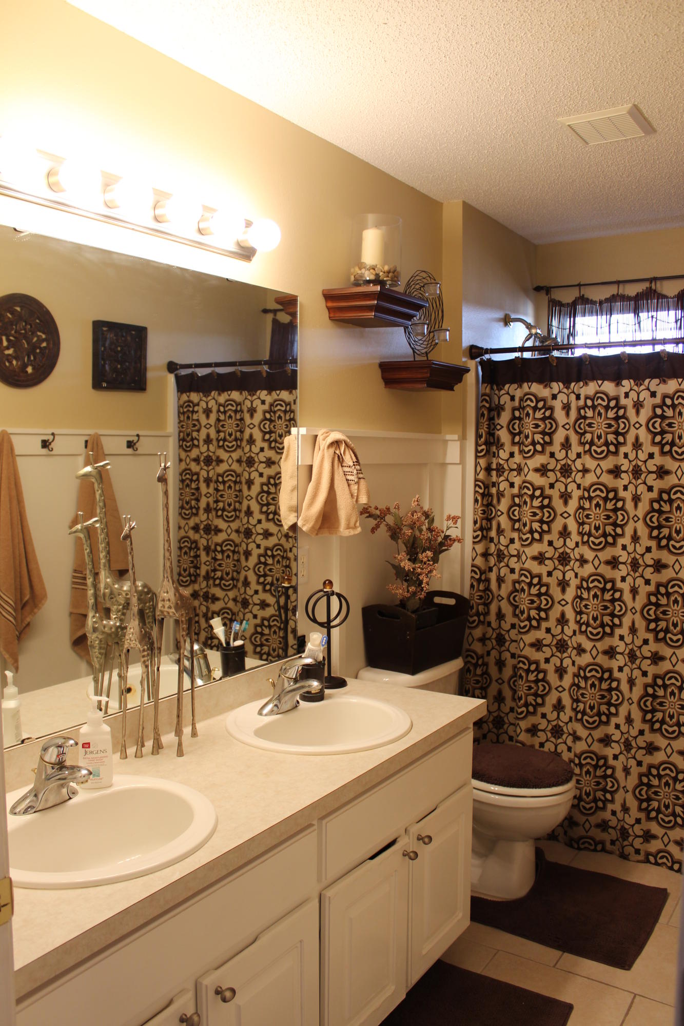 EMERALD VILLAGE S/D - Residential