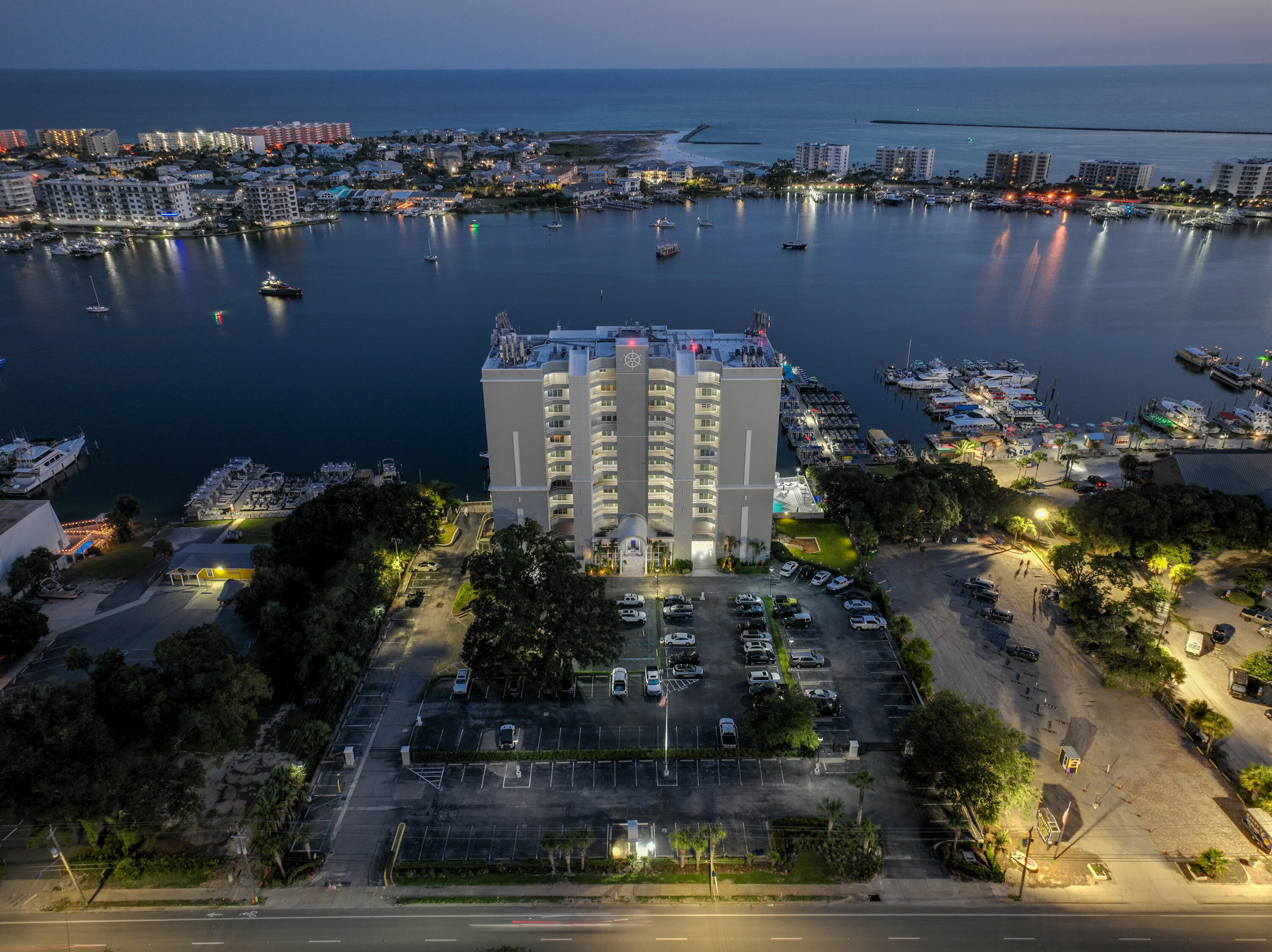 DESTIN YACHT CLUB - Residential Lease