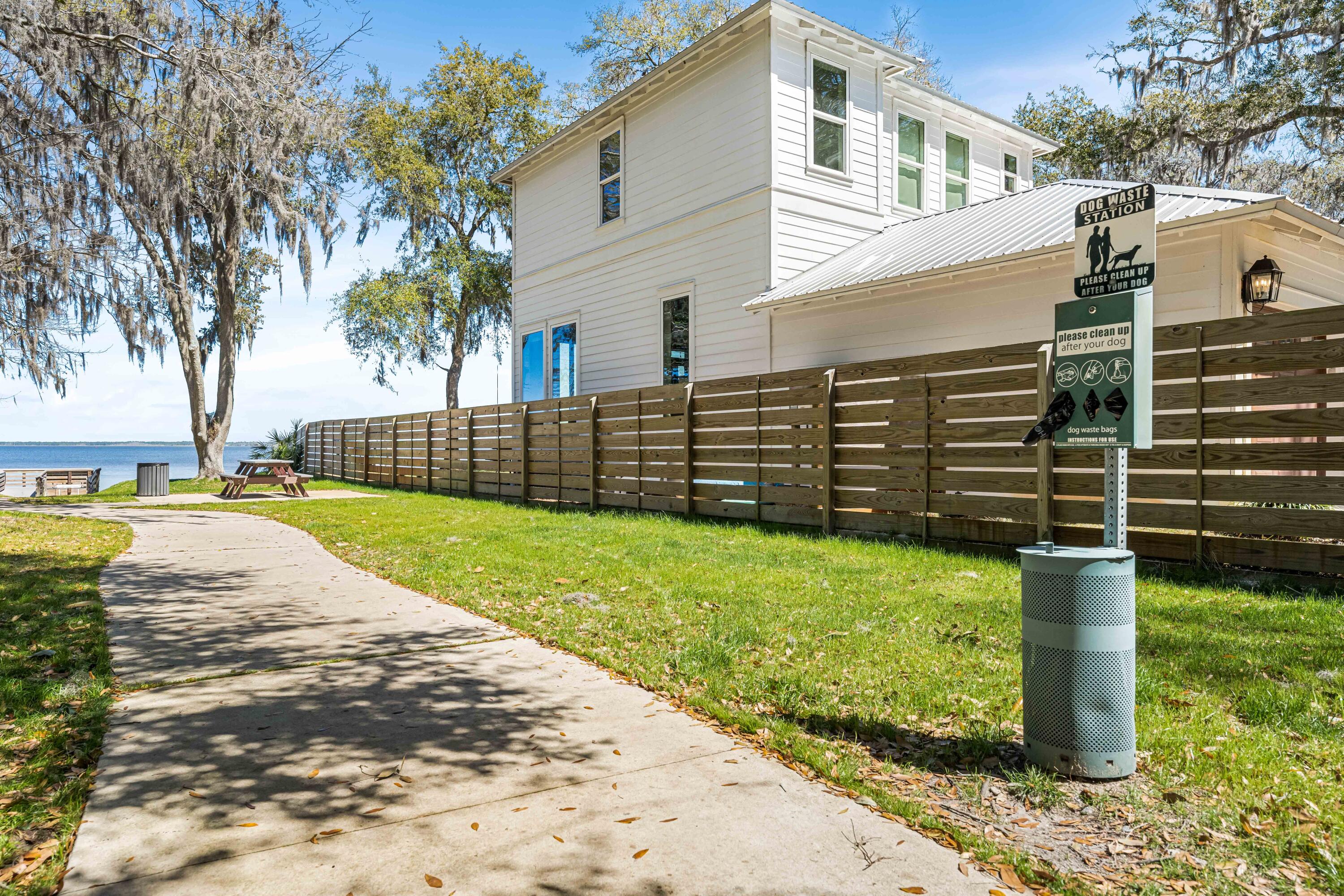 GRAYTON BAYOU - Residential