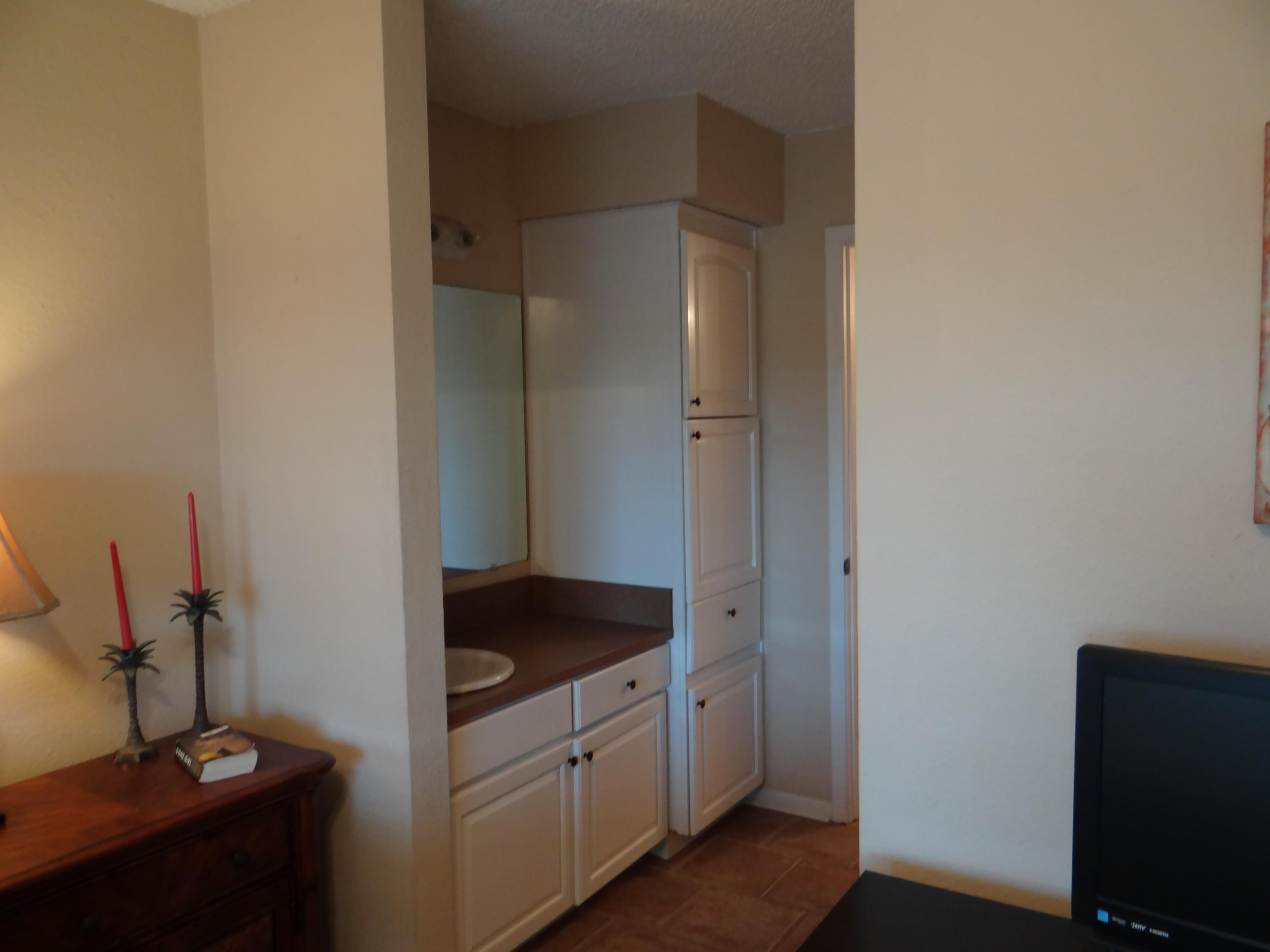 BEACHWALK CONDO BLDG 1 UNIT C ORB 3325 P 1370 2BR 2B 1208 H&C - Residential