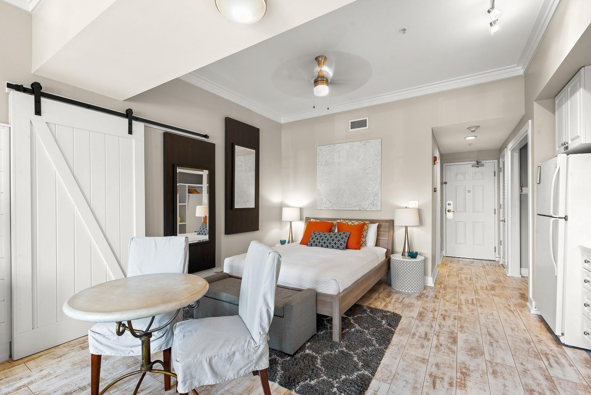 INN AT GULF PLACE - Residential