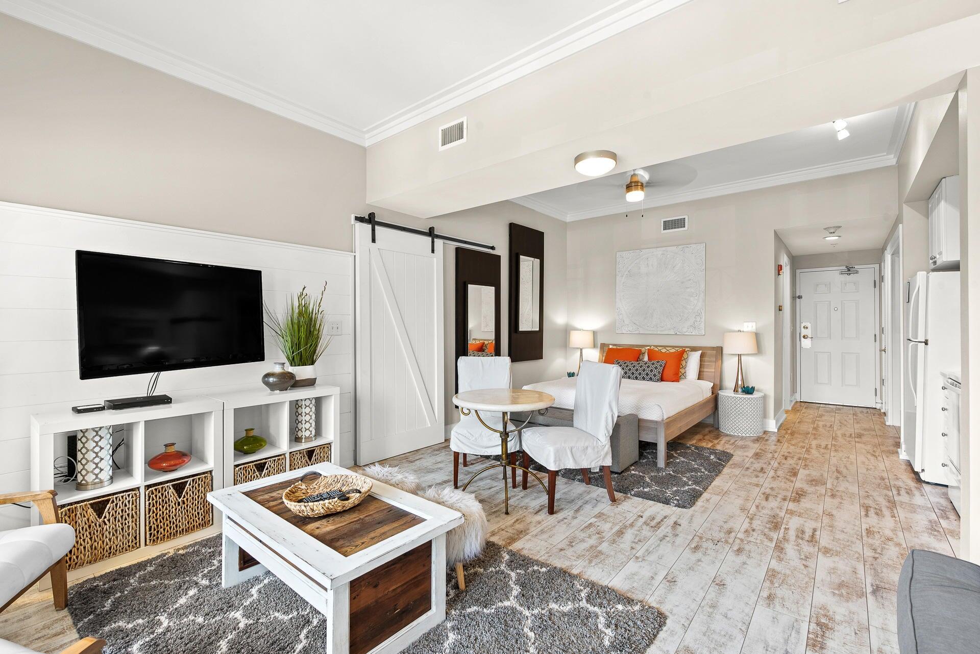 INN AT GULF PLACE - Residential