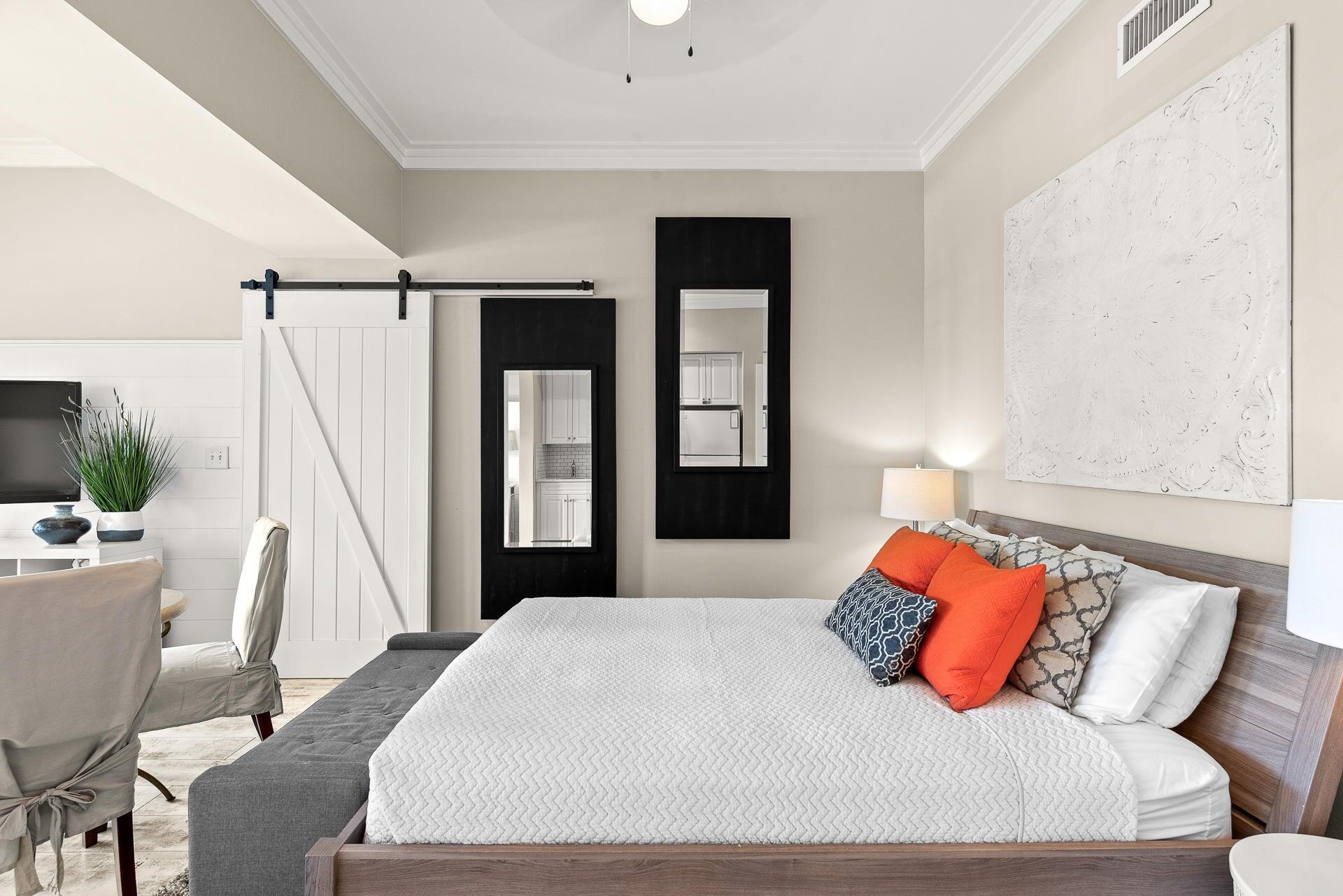 INN AT GULF PLACE - Residential