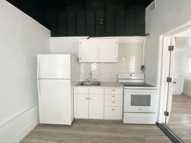 DUNE ALLEN - Residential Lease