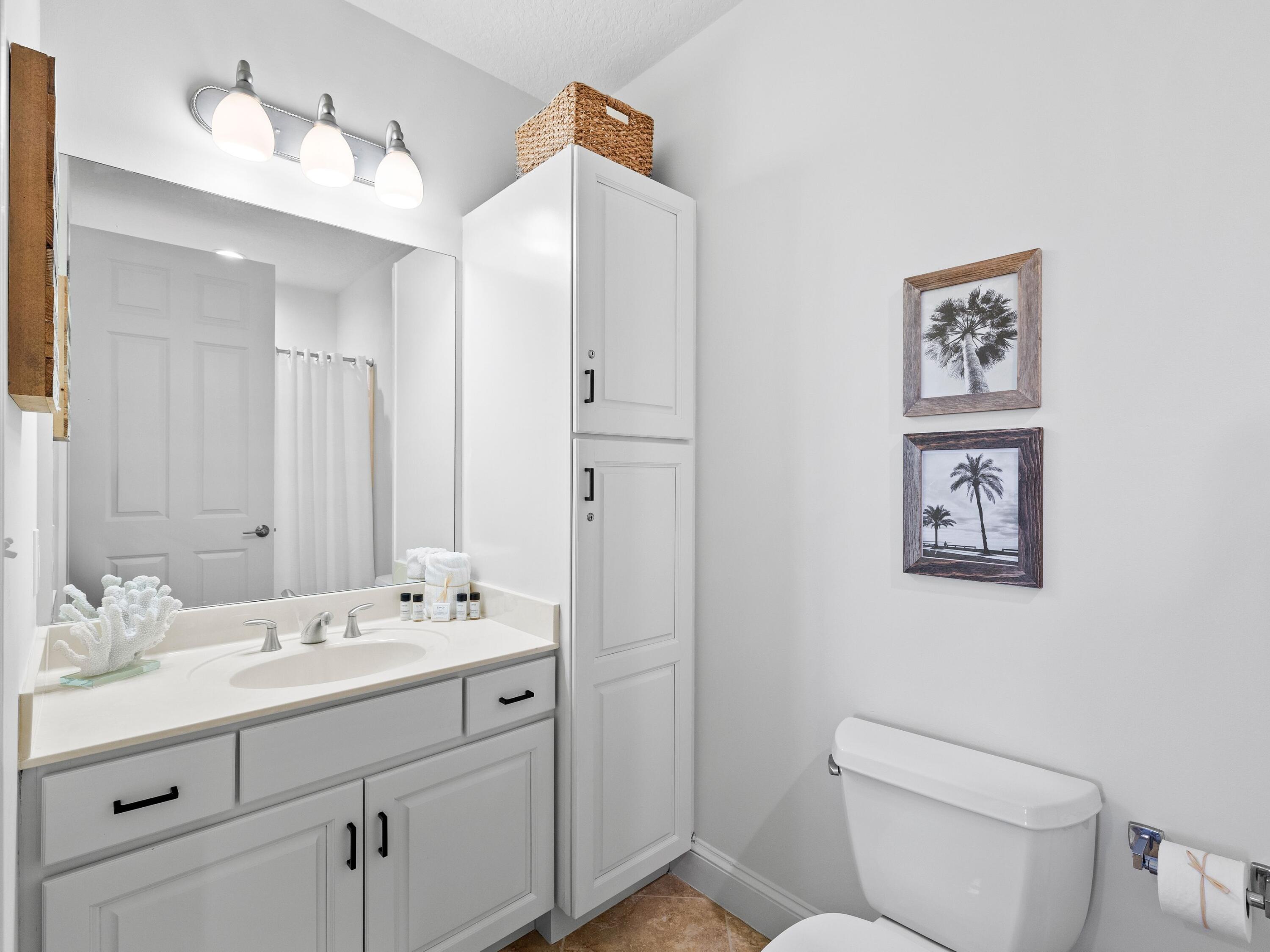 ALEXANDER AT PALM COURT - Residential