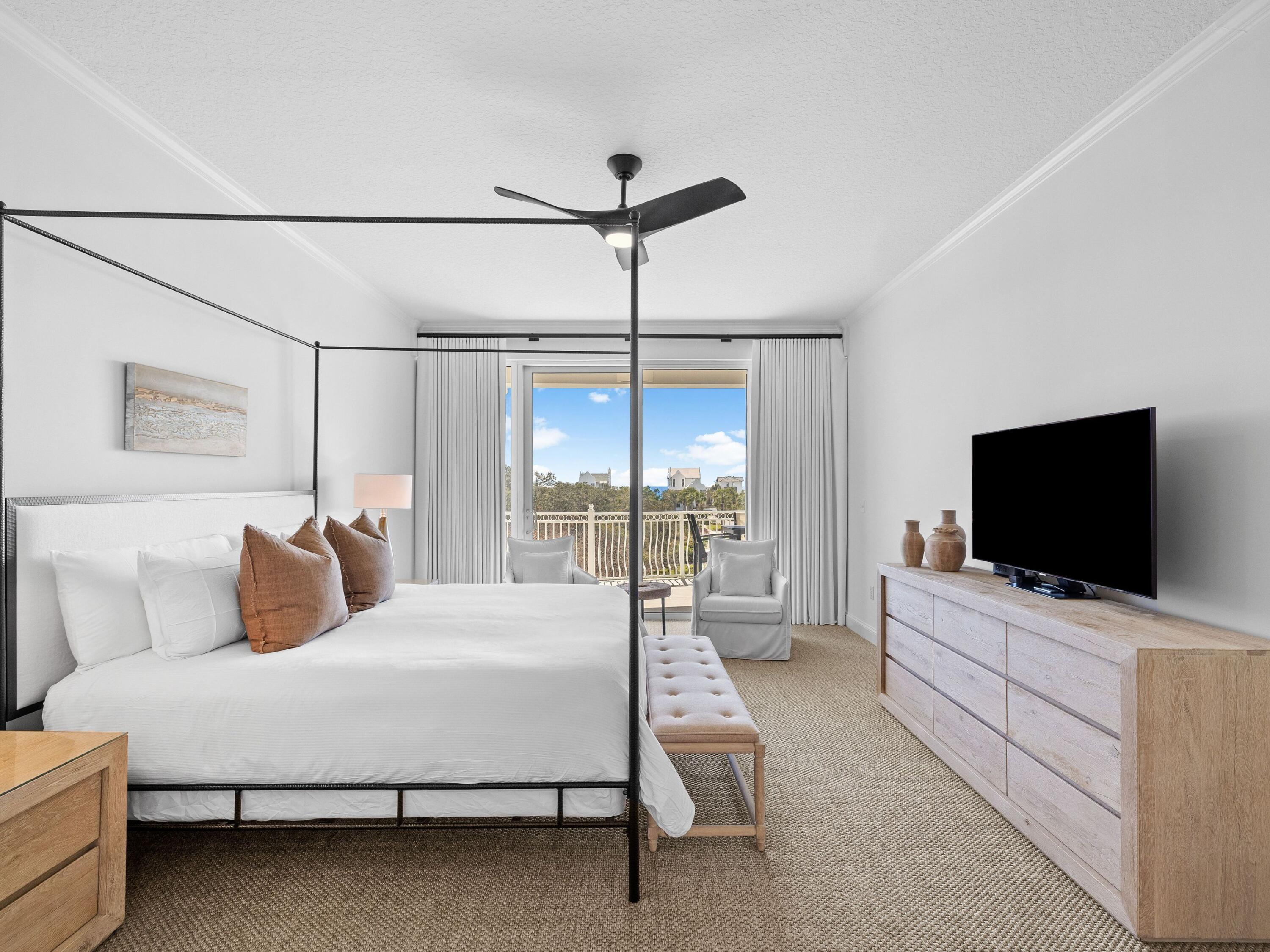 ALEXANDER AT PALM COURT - Residential