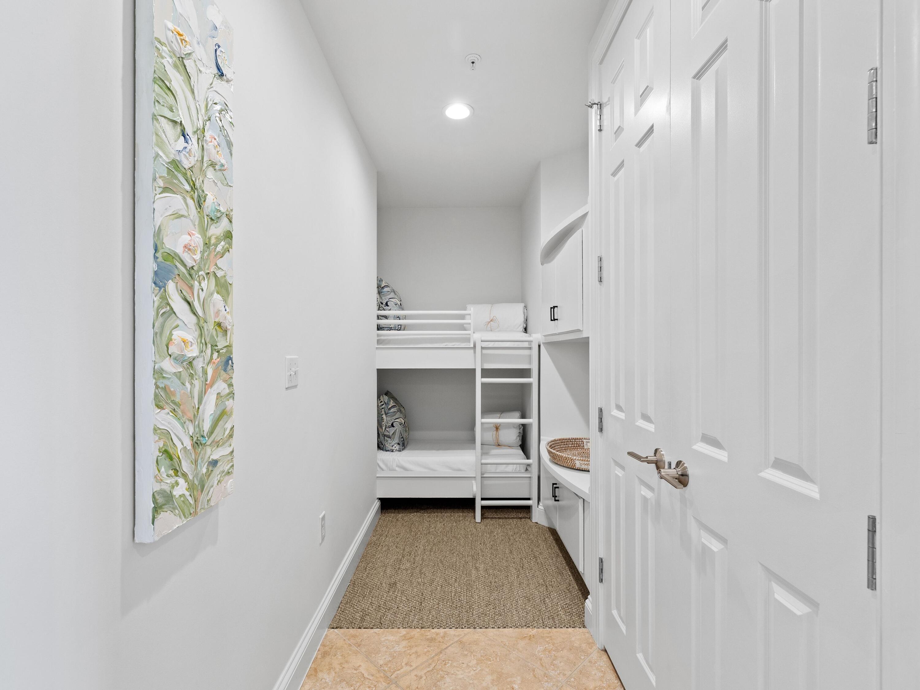 ALEXANDER AT PALM COURT - Residential