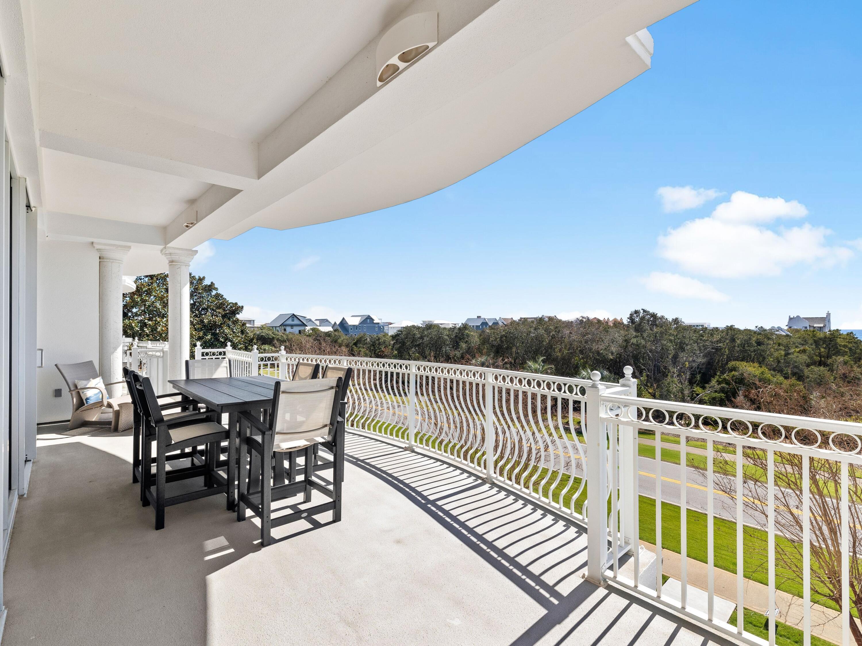 ALEXANDER AT PALM COURT - Residential