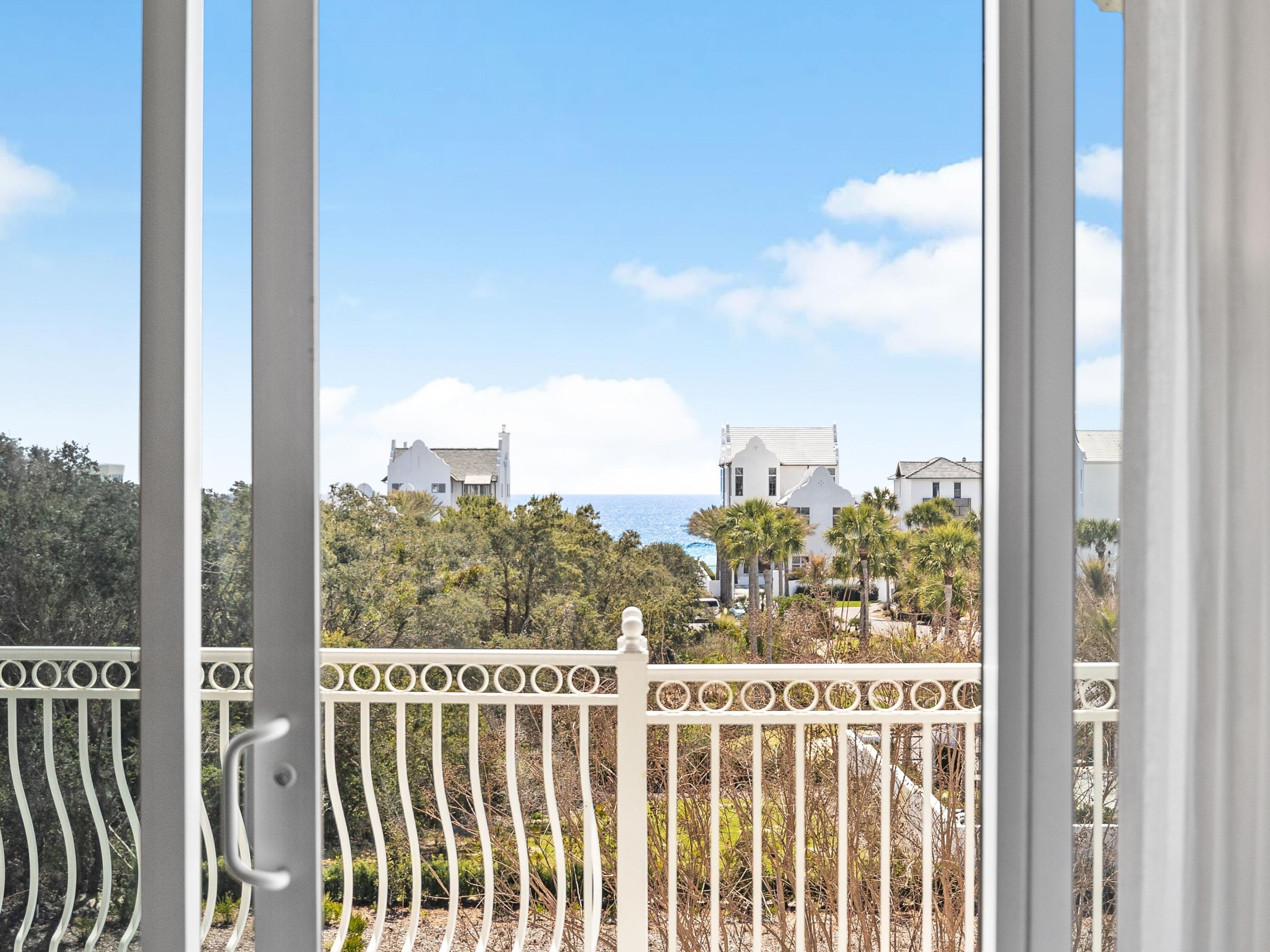 ALEXANDER AT PALM COURT - Residential