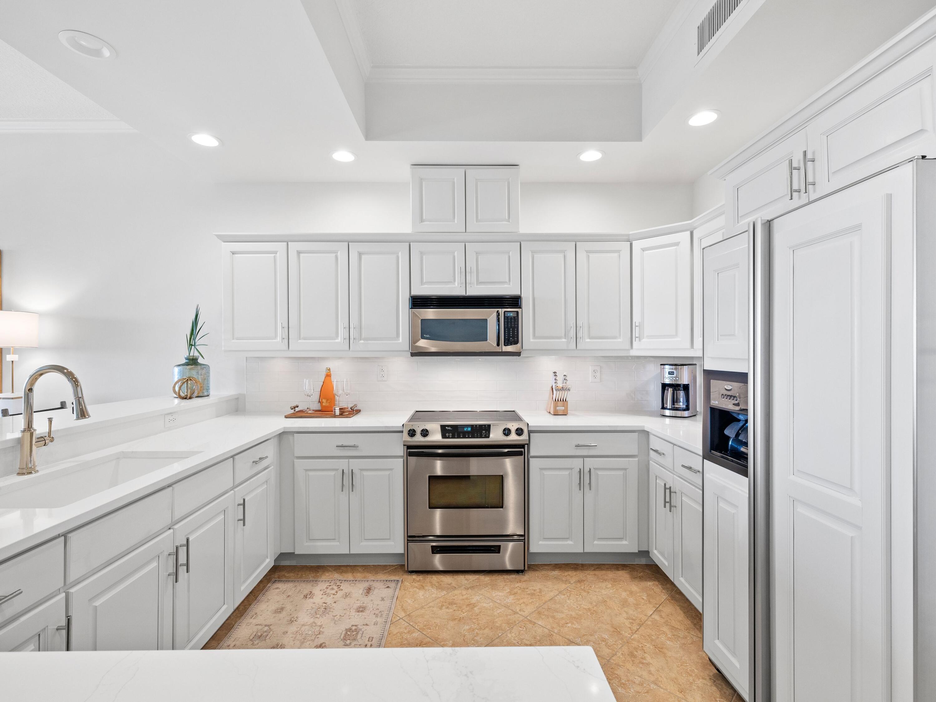 ALEXANDER AT PALM COURT - Residential