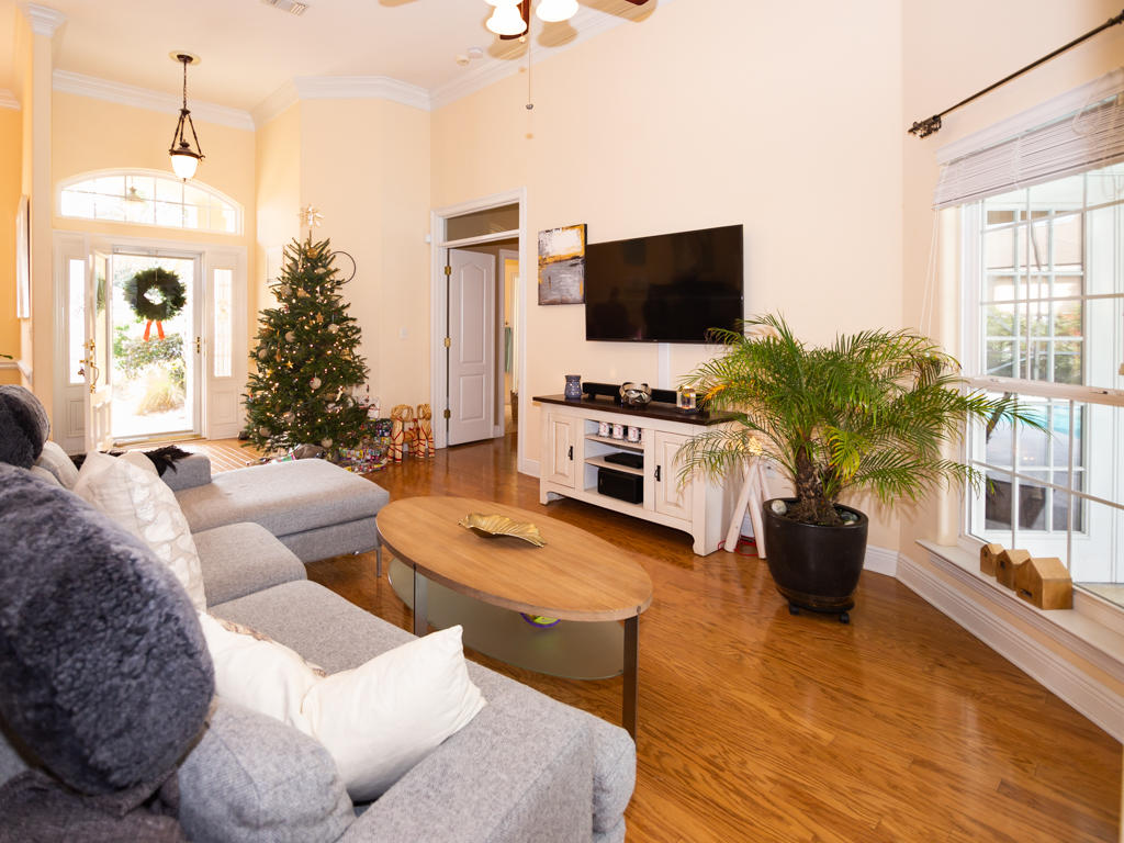 CHARDONNAY ESTATES - Residential