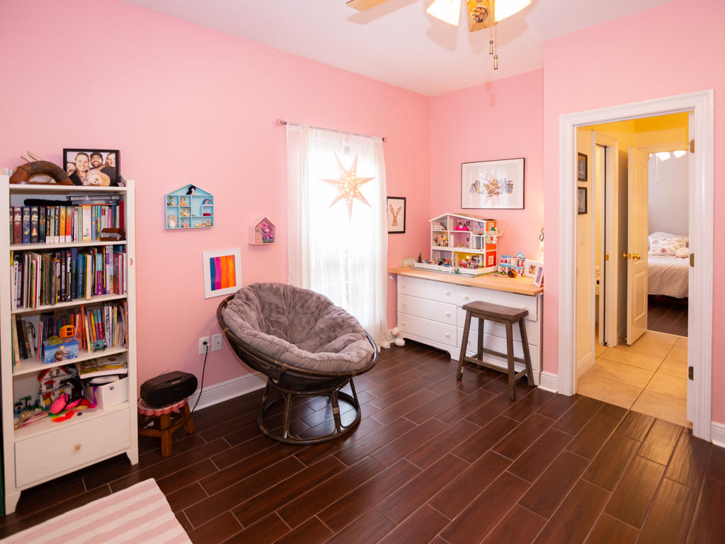 CHARDONNAY ESTATES - Residential