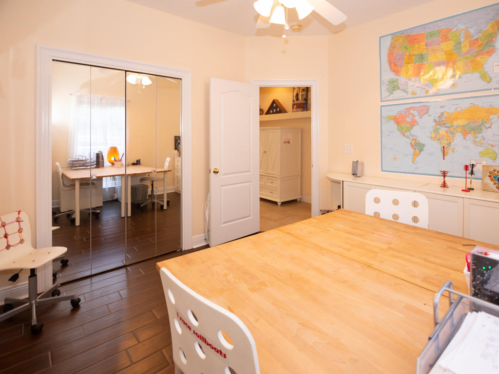 CHARDONNAY ESTATES - Residential