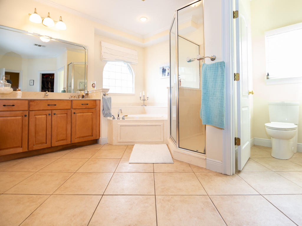 CHARDONNAY ESTATES - Residential