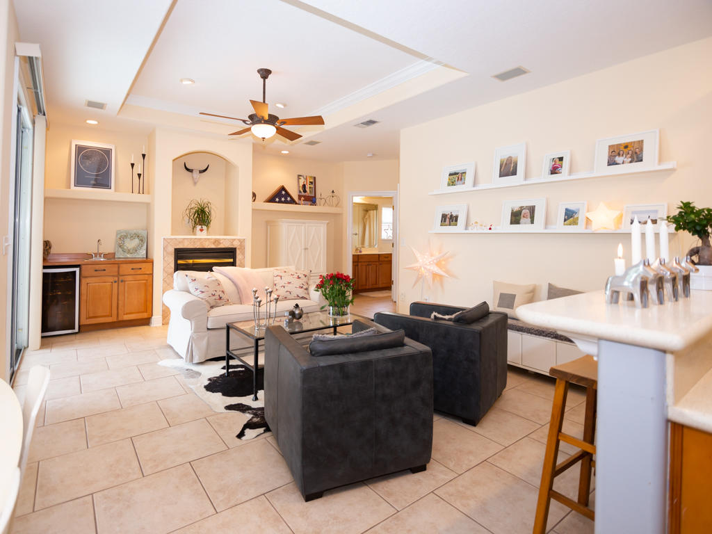 CHARDONNAY ESTATES - Residential