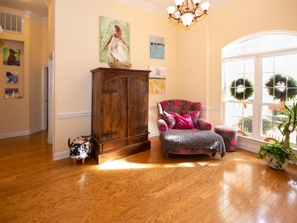 CHARDONNAY ESTATES - Residential